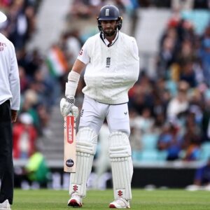 Woakes with a dislocated Shoulder